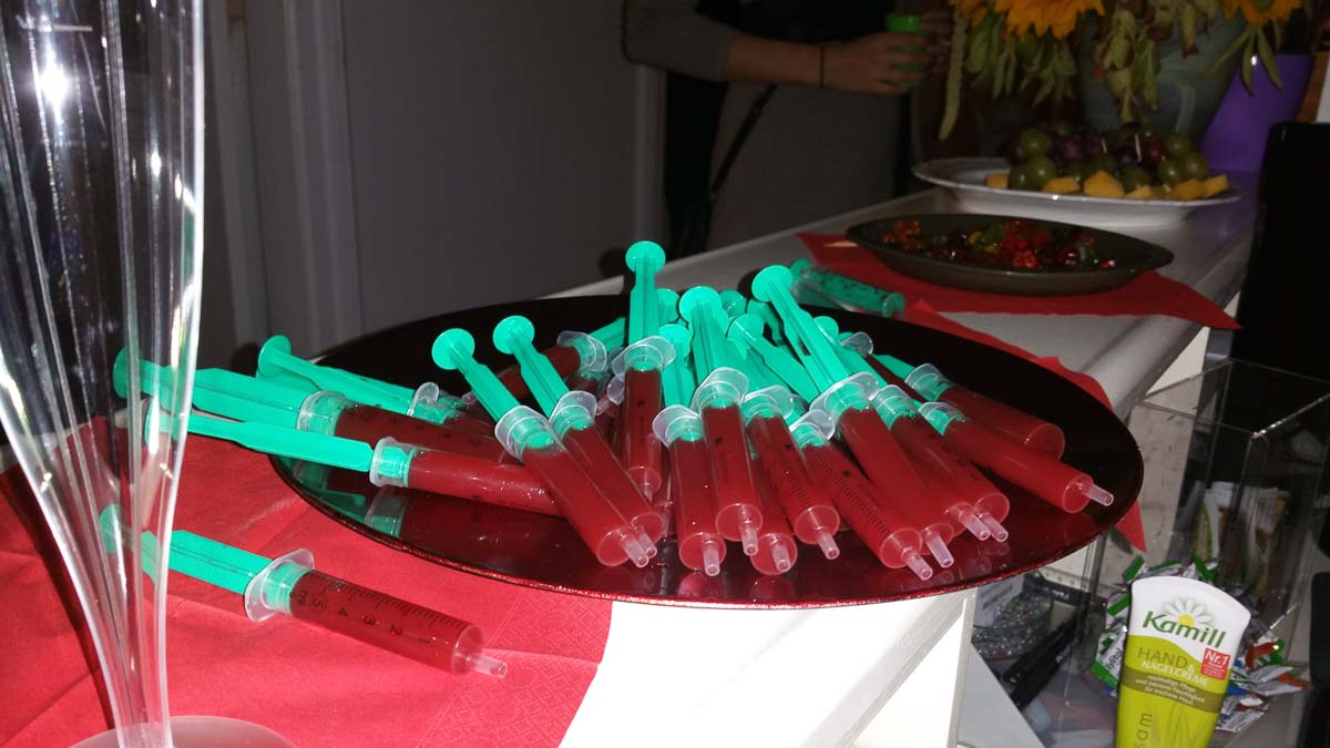party-6-von-7